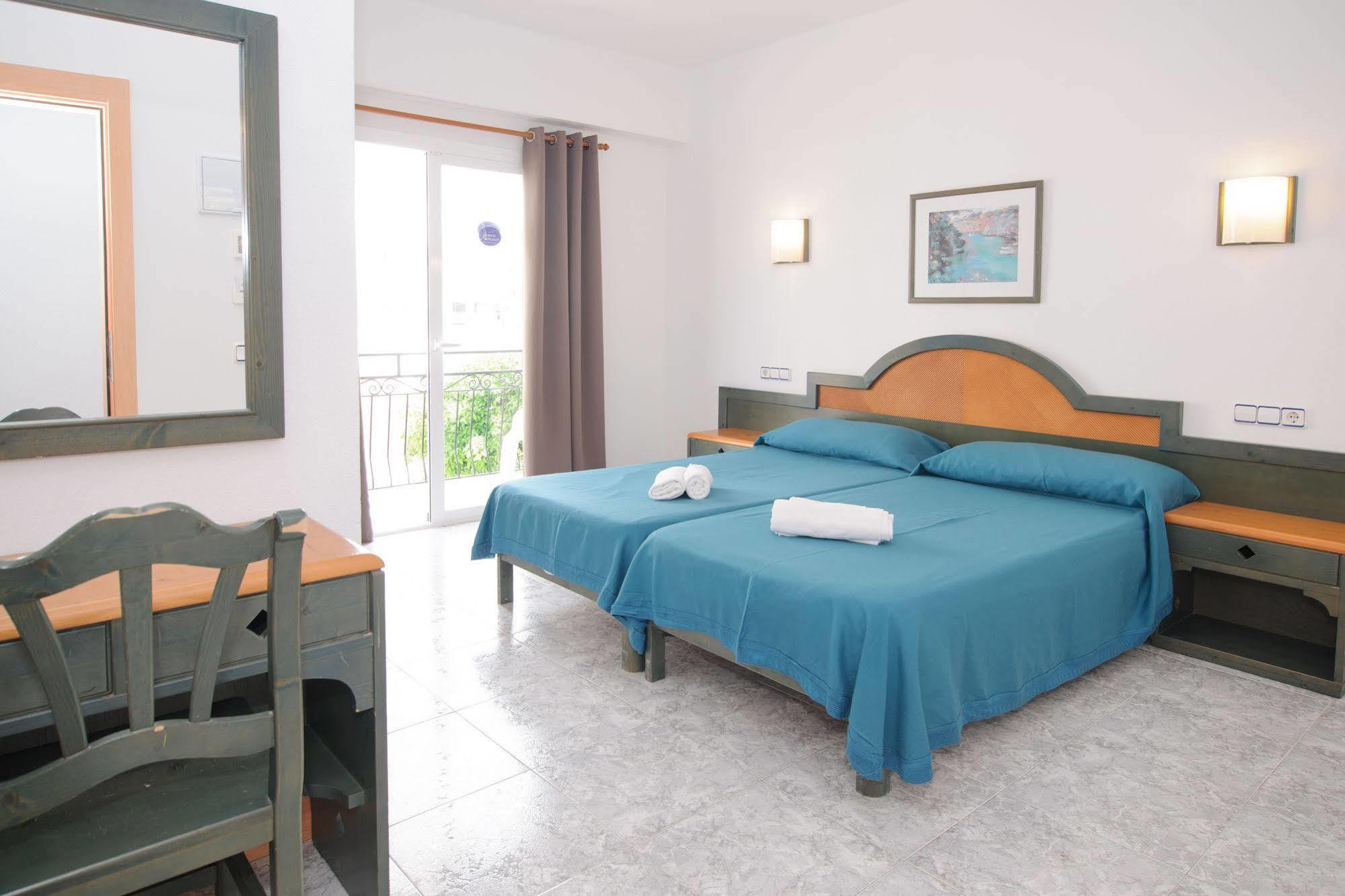 Hostal Rosalia San Antonio  Eksteriør bilde